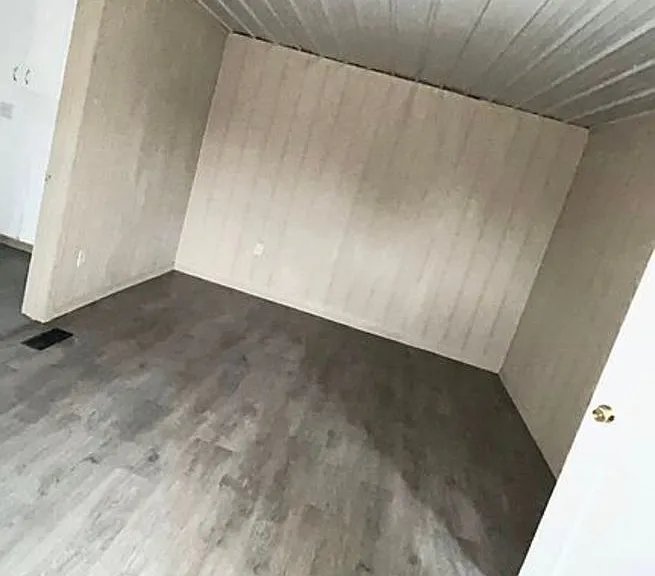 1009 Broadway St — Photo 5