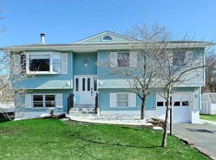 15 Castle Ct, Thiells, NY 10984