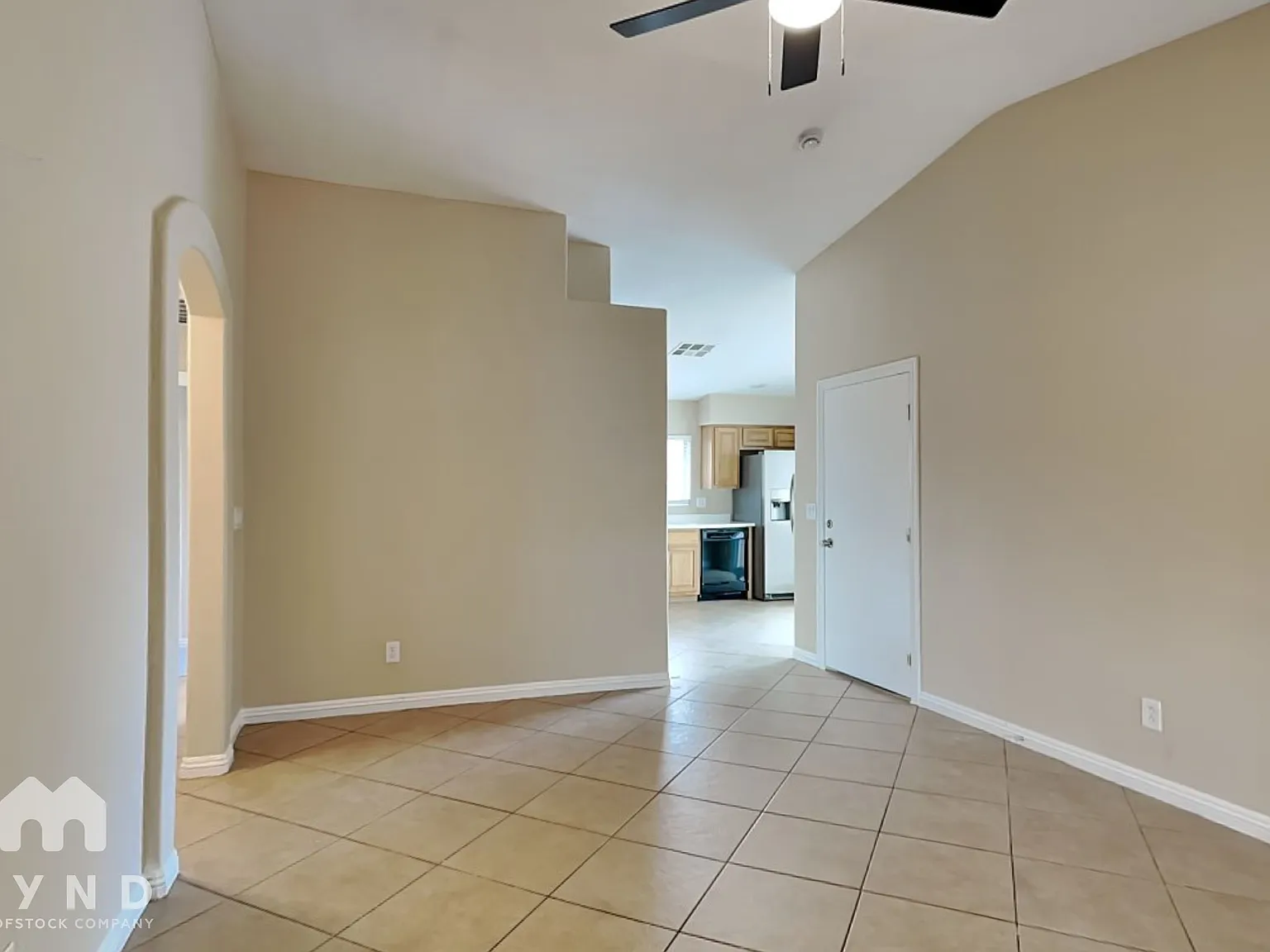 3 bed, 2.0 bath, 1202 sqft, $1,865 — Photo 3