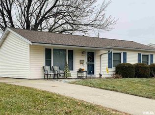 1527 Fairfield Dr, Springfield, IL 62702