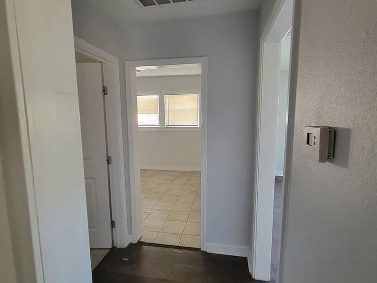 918 Preston St — Photo 13