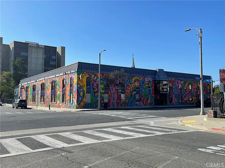 101 W Mission Blvd #305 — Photo 31