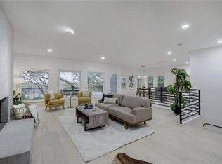 201 Crescent Blf, Lakeway, TX 78734