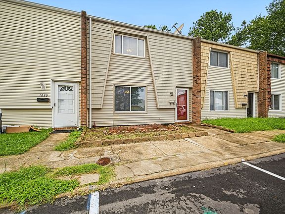 4th image of 1216 Green Cedar Ln
