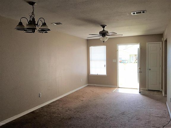 5th image of 17225 Avondale Cir