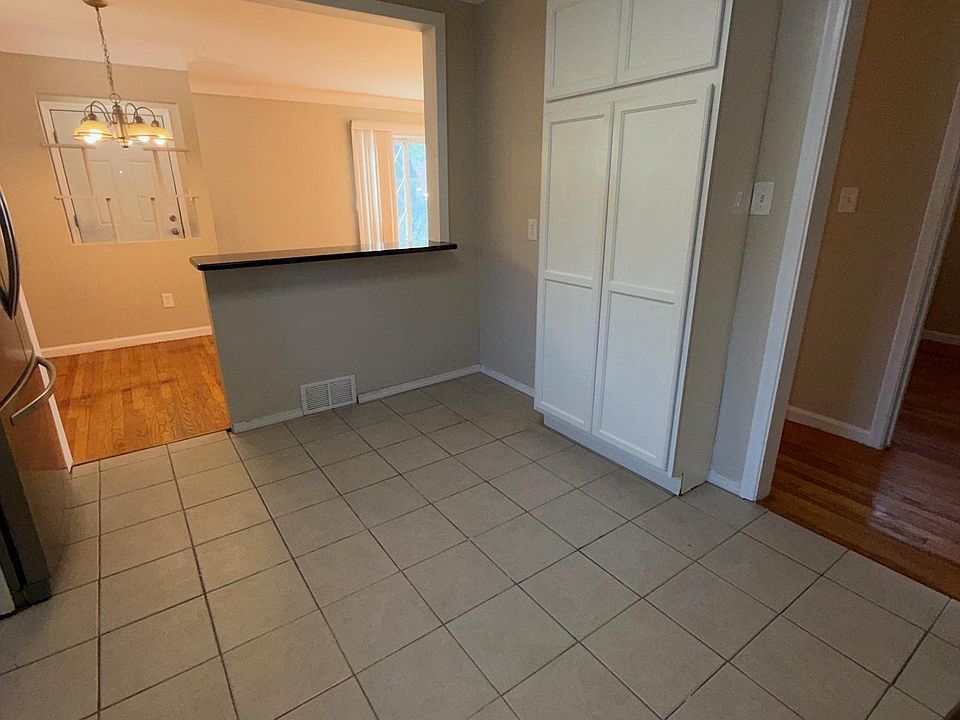 22101 Mauer St, photo 15