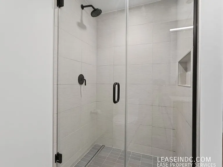 1332 8th St NW — Photo 31