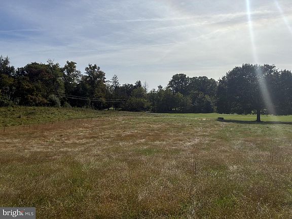 5th image of 17858 Bowie Mill Rd