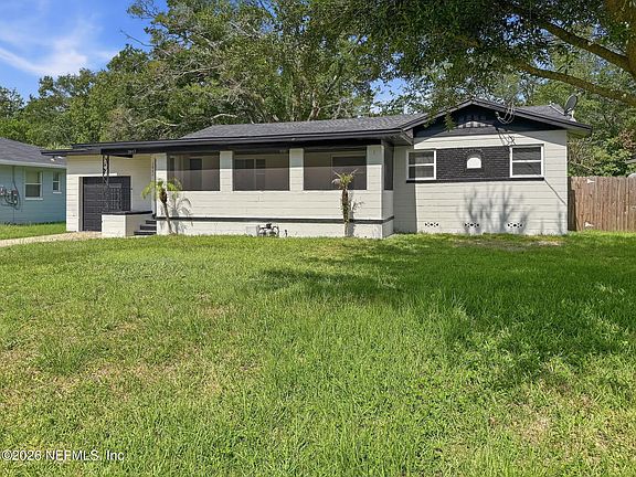 3rd image of 3842 ANVERS Boulevard