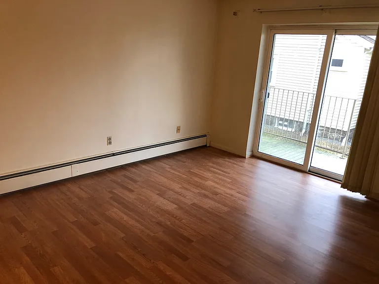 218 Spring St #B2 — Photo 9