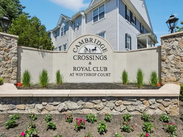 22 Devonshire Dr, Clifton City, NJ 07013