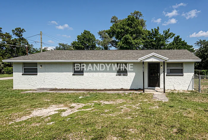 4 bed, 2.0 bath, 1500 sqft, $2,447 — Photo 2