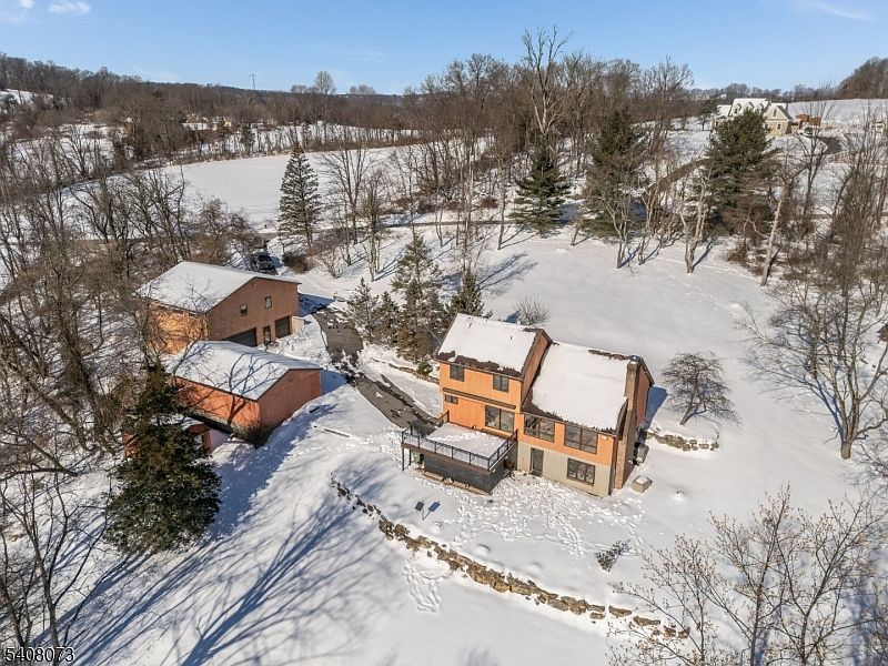 1st image of 132 Mountain Rd