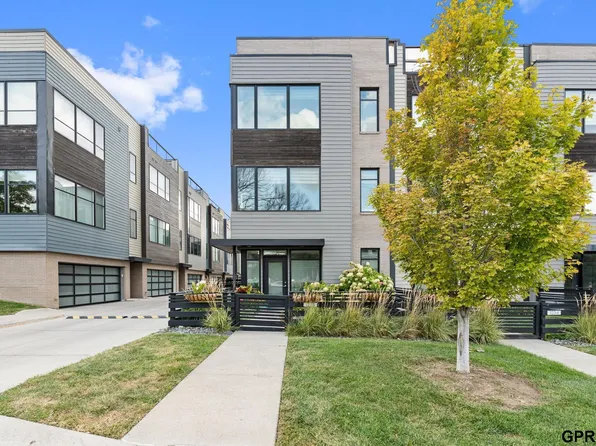 1236 S 10th St, Omaha, NE 68108