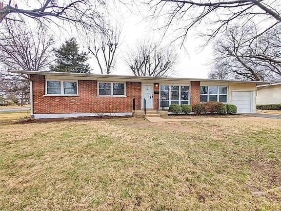 2nd image of 720 Manresa Ln