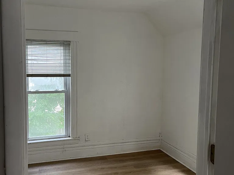 433 S Washington St #2 — Photo 3