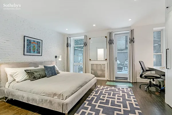 Rented by Sotheby's International Realty | media 13