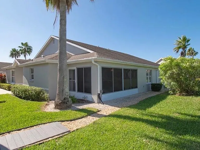 1608 Fairway Oaks Dr — Photo 4