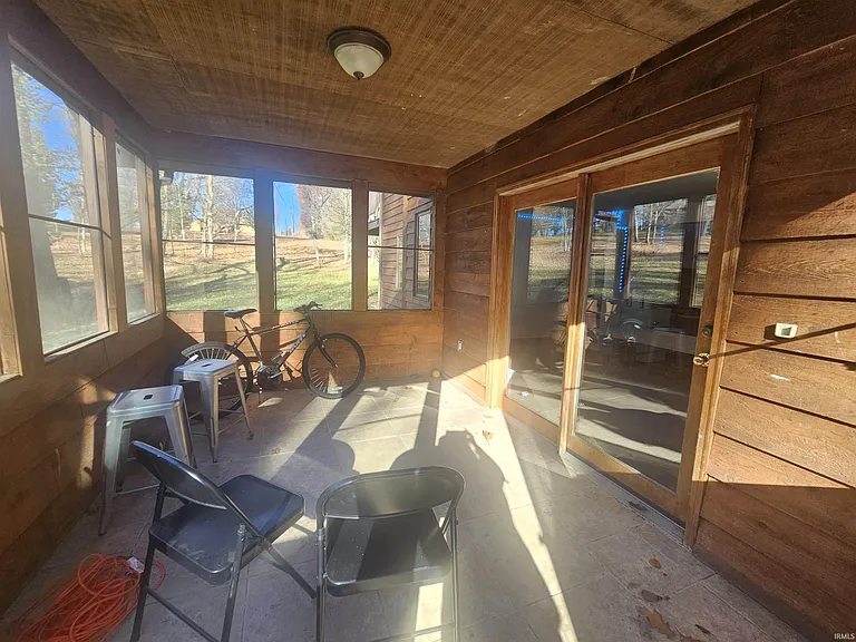 4035 N Hinkle Rd — Photo 11