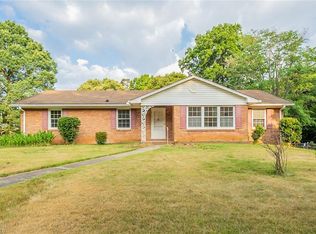 2558 Weymoth Rd, Winston Salem, NC 27103