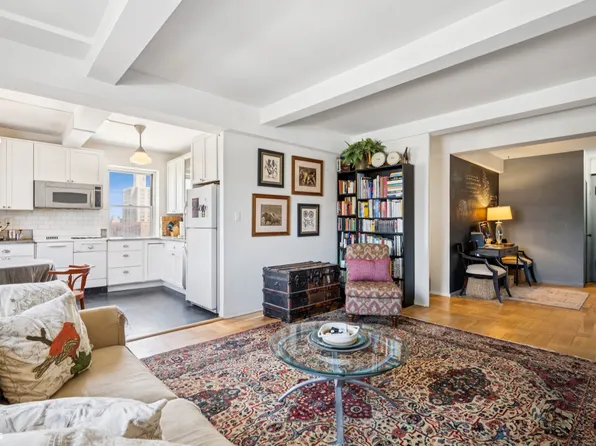 530 Grand Street image 2 of 8