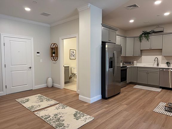 2nd image of 74 Rockingham Rd #108