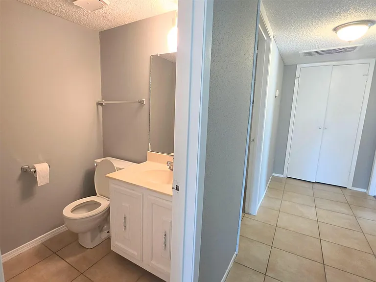 10526 Chapel Hill Dr — Photo 9