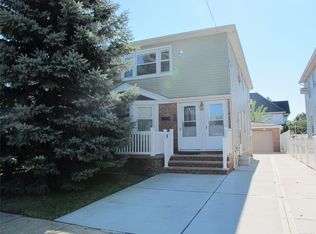 12 Catherine St, Valley Stream, NY 11581