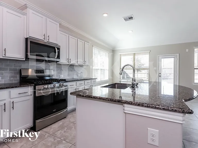 6406 Wolf Run Dr — Photo 7