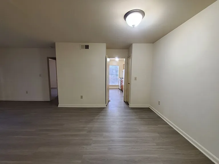 Chateau Montagne Apartments — Photo 16