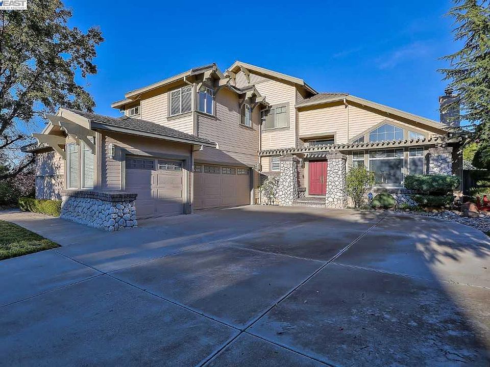 1st image of 904 Pamela Pl