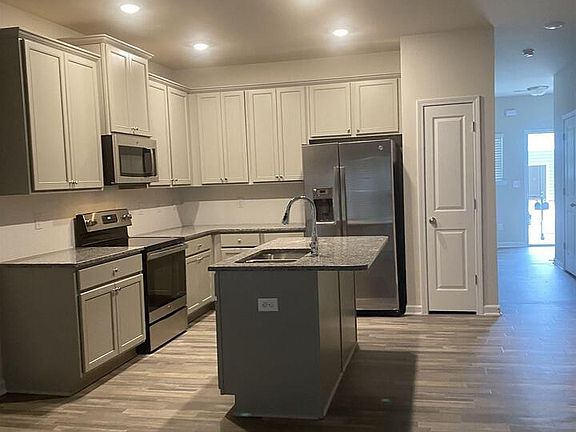 2nd image of 5088 Lower Elm St
