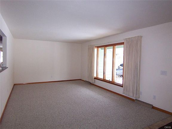 3rd image of 801 W Hamilton Ave