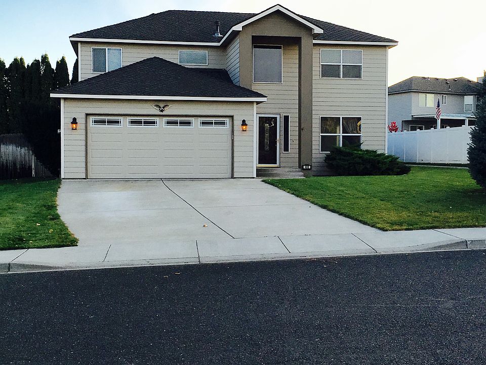 1st image of 400 W Canyon Lakes Dr