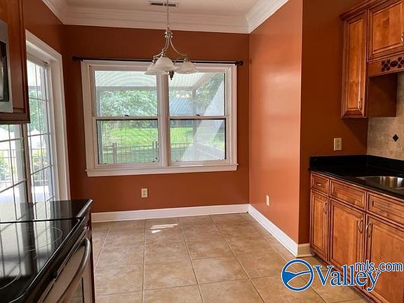 4th image of 2510 Hamilton Dr SE