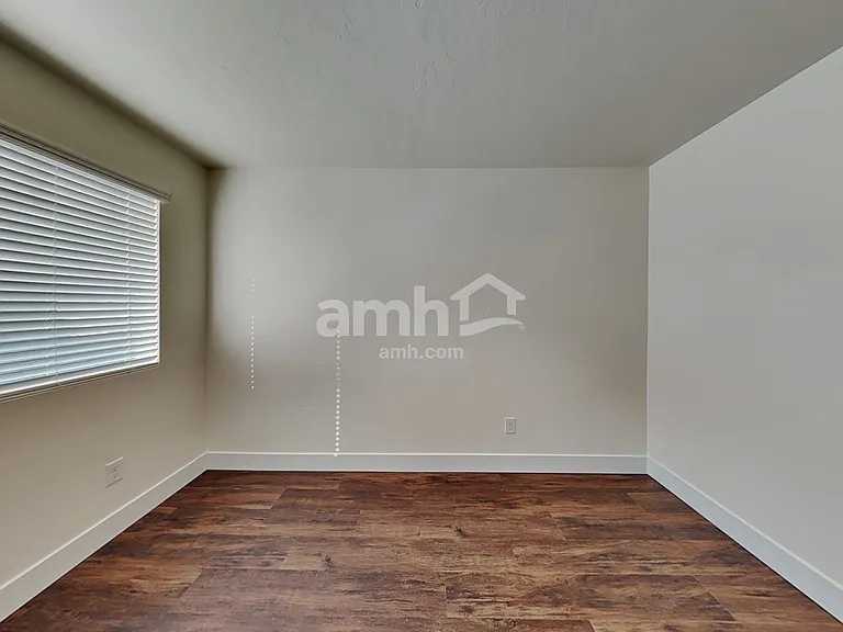 1034 Jillian Ave — Photo 18