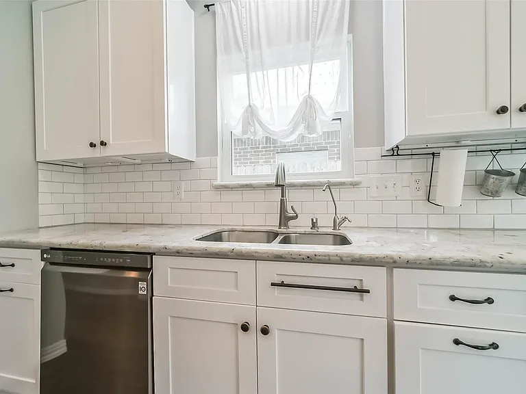 6219 Summerville Ln — Photo 11