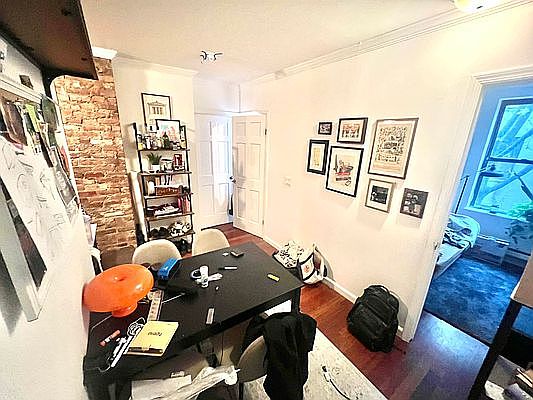 5th image of 504 E 12th St APT 10