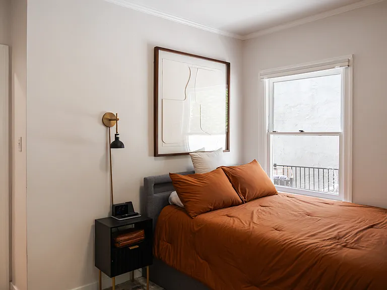 2209 N Gower St — Photo 24