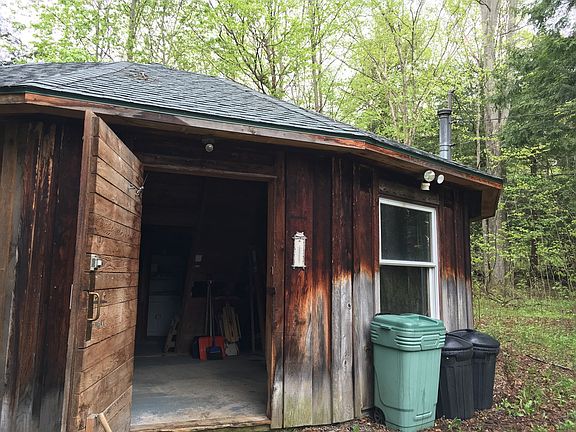 3rd image of 7646 Soule Rd