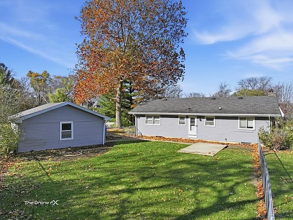 4th image of 1519 Foothill Dr