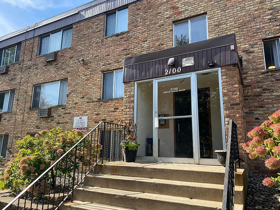 2100 Aldrich