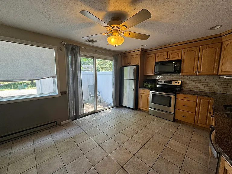 835 Mount Hope St #22 — Photo 6