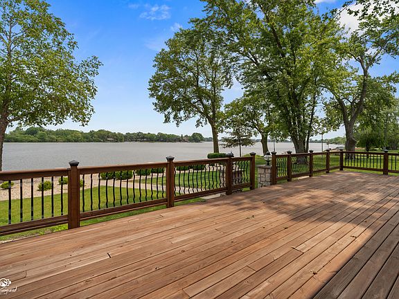 4th image of 8043 Tamarack Ln