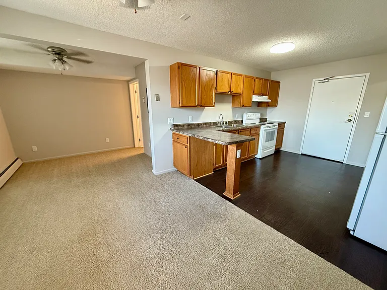Parkview Apartments — Photo 37