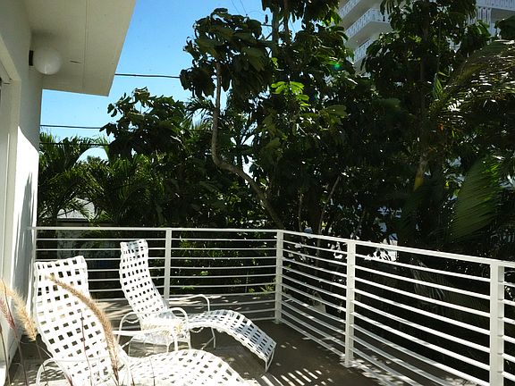 3rd image of 2904 N Ocean Blvd #4
