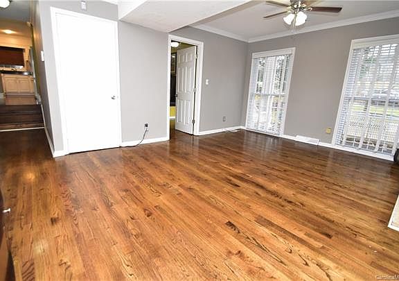 5th image of 1912 Montclair Ave