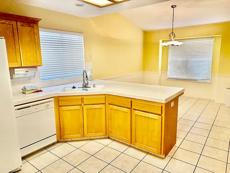 5811 W Fremont Ave — Photo 10