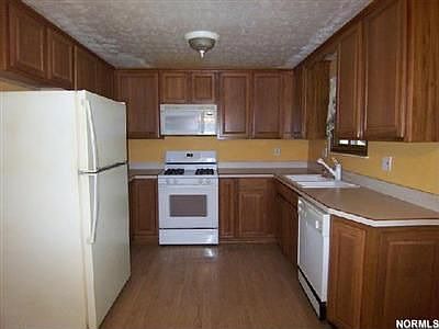 5th image of 34774 Highland Dr