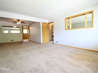 3325 N 61st St, Omaha, NE 68104